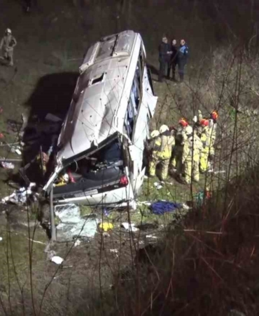 esenyurtta-servis-minibusu-sarampole-yuvarlandi-2-olu-9-yarali-dXSPYFcD.jpg