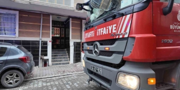 esenyurtta-sinir-krizi-geciren-kadin-bir-otomobilin-uzerine-cikarak-zipladi-o-anlar-kamerada-9VN8RAbm.jpg