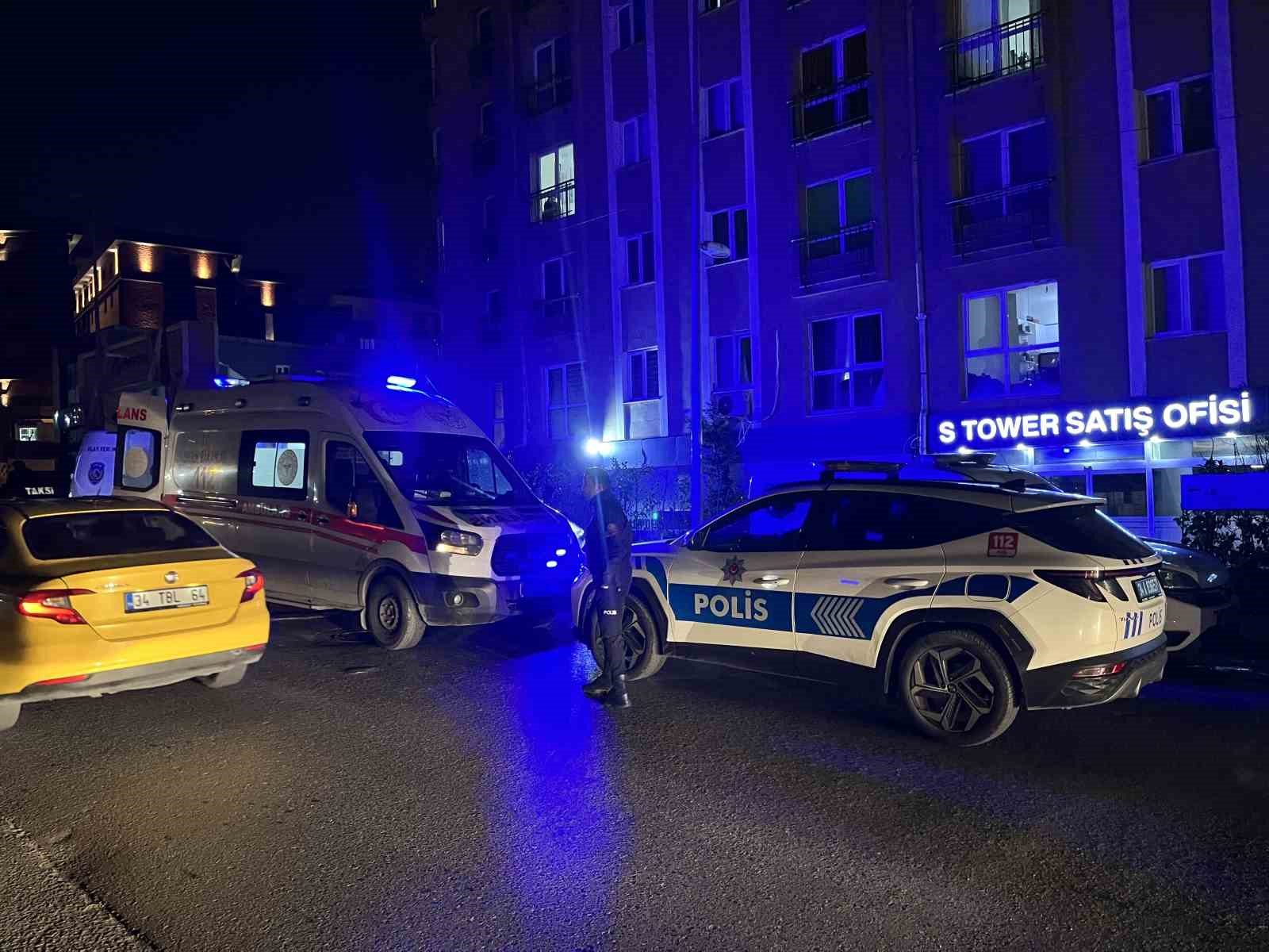 Esenyurt’ta siteden düşen yabancı uyruklu kadın hayatını kaybetti 5 esenyurtta siteden dusen yabanci uyruklu kadin hayatini kaybetti 1 DlgCu9tN