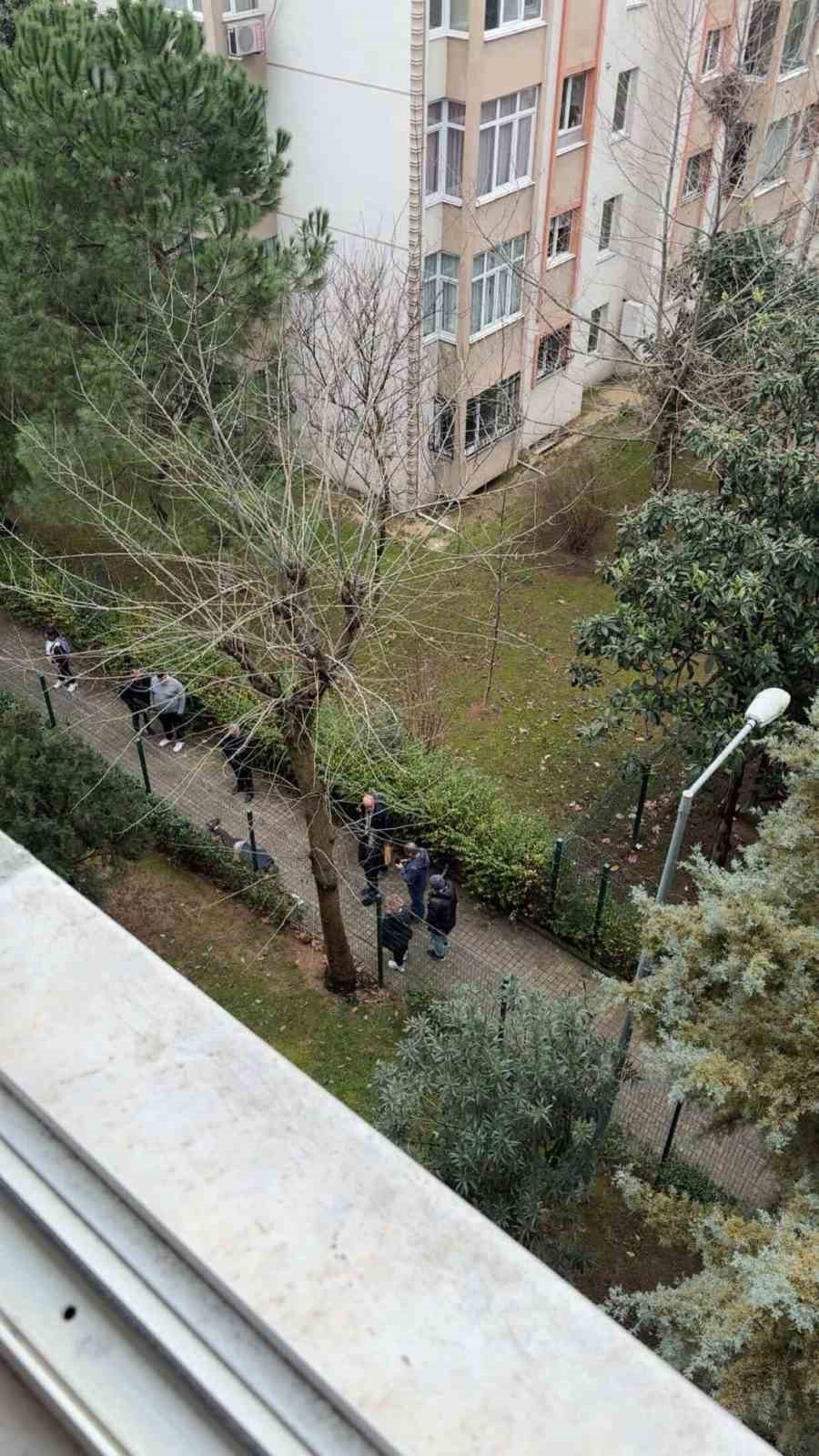 esenyurtta sokakta gordugu husumetlisini silahla vurarak oldurdu 1 2vZk4MsA
