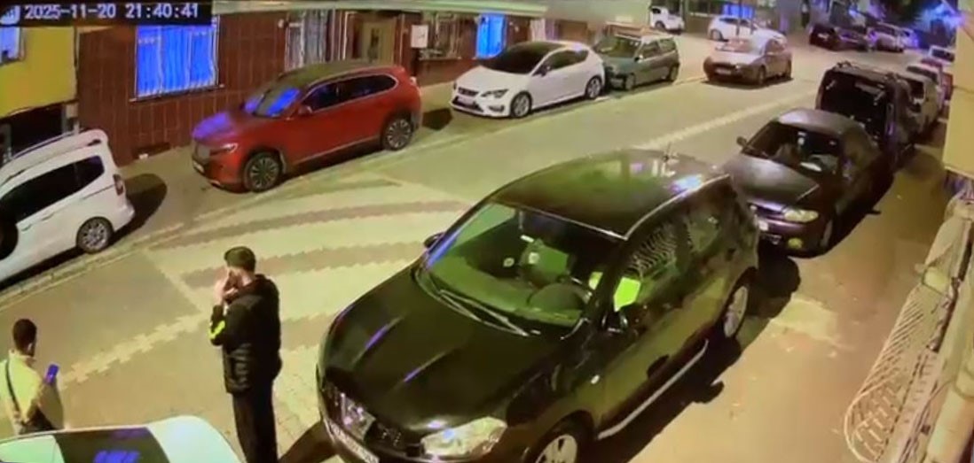 esenyurtta sokaktaki 2 kisiye silahli saldiri o anlar kamerada 0 b6YNke6b