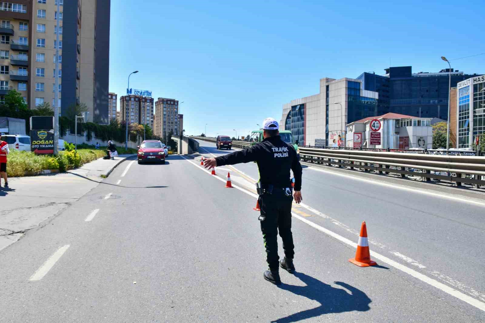 esenyurtta suruculere ilk yardim ve trafik bilinci egitimi verildi 0 XmQrcSgG