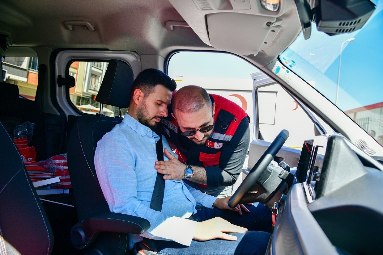 esenyurtta suruculere ilk yardim ve trafik bilinci egitimi verildi 4 DCKUItec