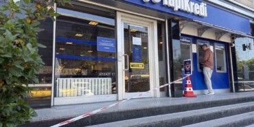 esenyurtta-yapi-kredi-bankasi-subesine-silahli-saldiri-FNmjfEPL.jpg