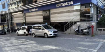 esenyurtta-yapi-kredi-bankasina-silahli-saldiri-yapan-supheli-yakalandi-rJBvBXlV.jpg
