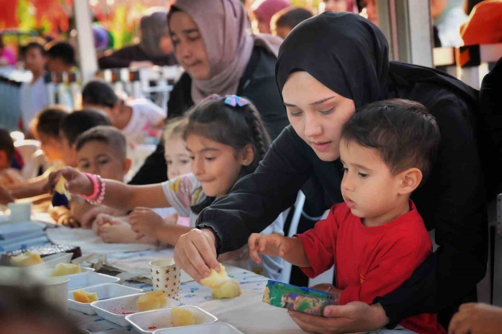Esenyurt’ta yaz akşamları kültür ve sanat etkinlikleriyle renklendi 5 esenyurtta yaz aksamlari kultur ve sanat etkinlikleriyle renklendi 1 V2tcqtBF