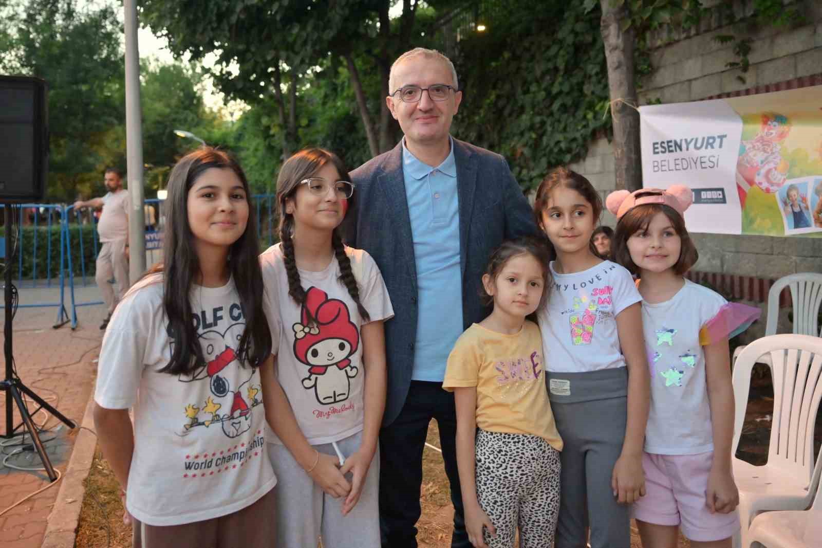 Esenyurt’ta yaz akşamları kültür ve sanat etkinlikleriyle renklendi 9 esenyurtta yaz aksamlari kultur ve sanat etkinlikleriyle renklendi 5 clNPB7KC