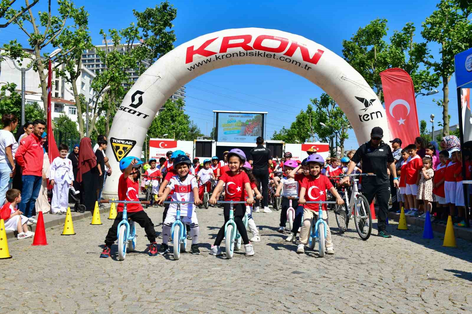 Esenyurt’ta yaz sezonu bisiklet şenliğiyle başladı 5 esenyurtta yaz sezonu bisiklet senligiyle basladi 1 2cG81LY2