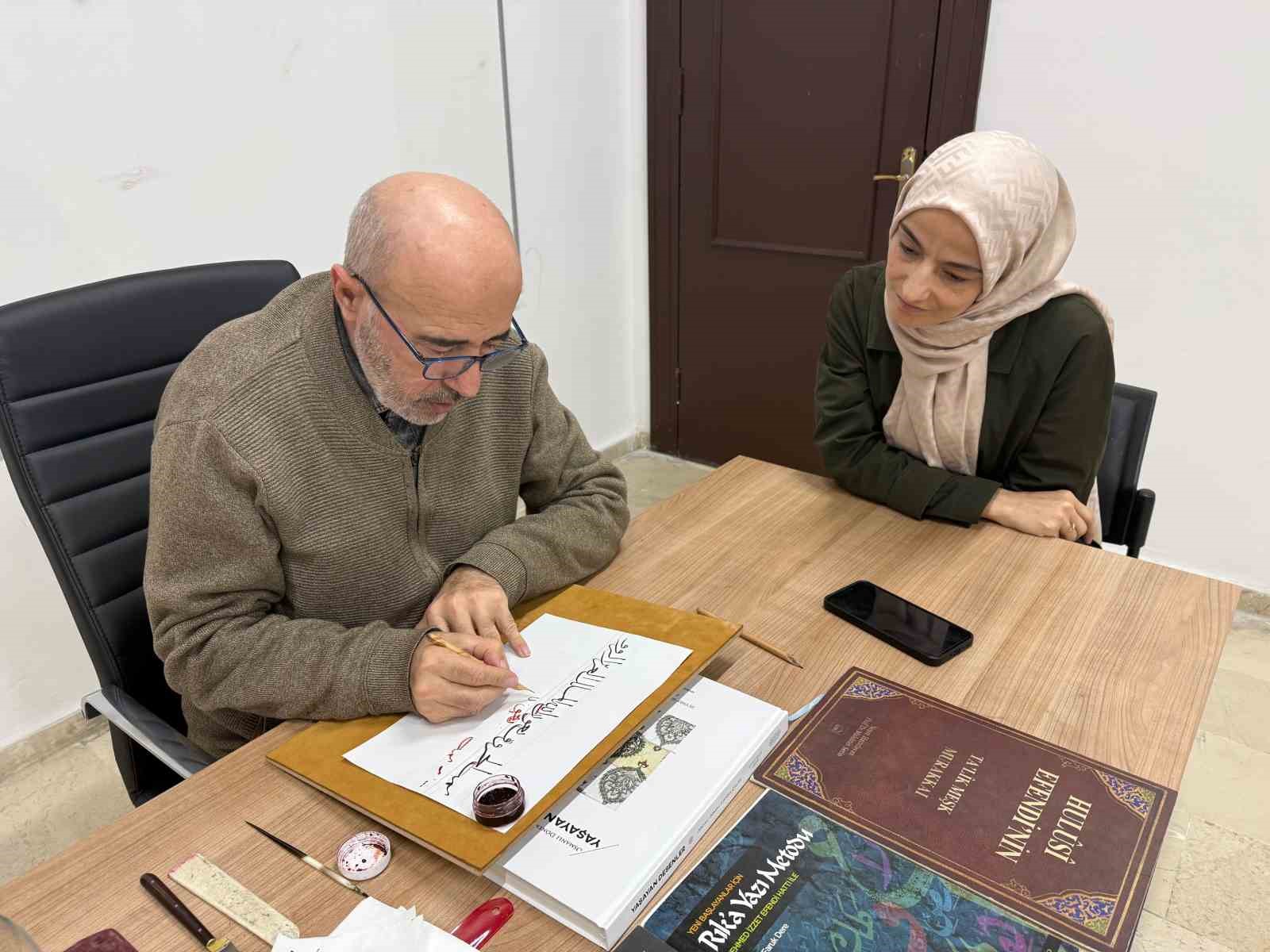 esenyurtta yeni hattatlar yetisiyor 0 FadyHPiz