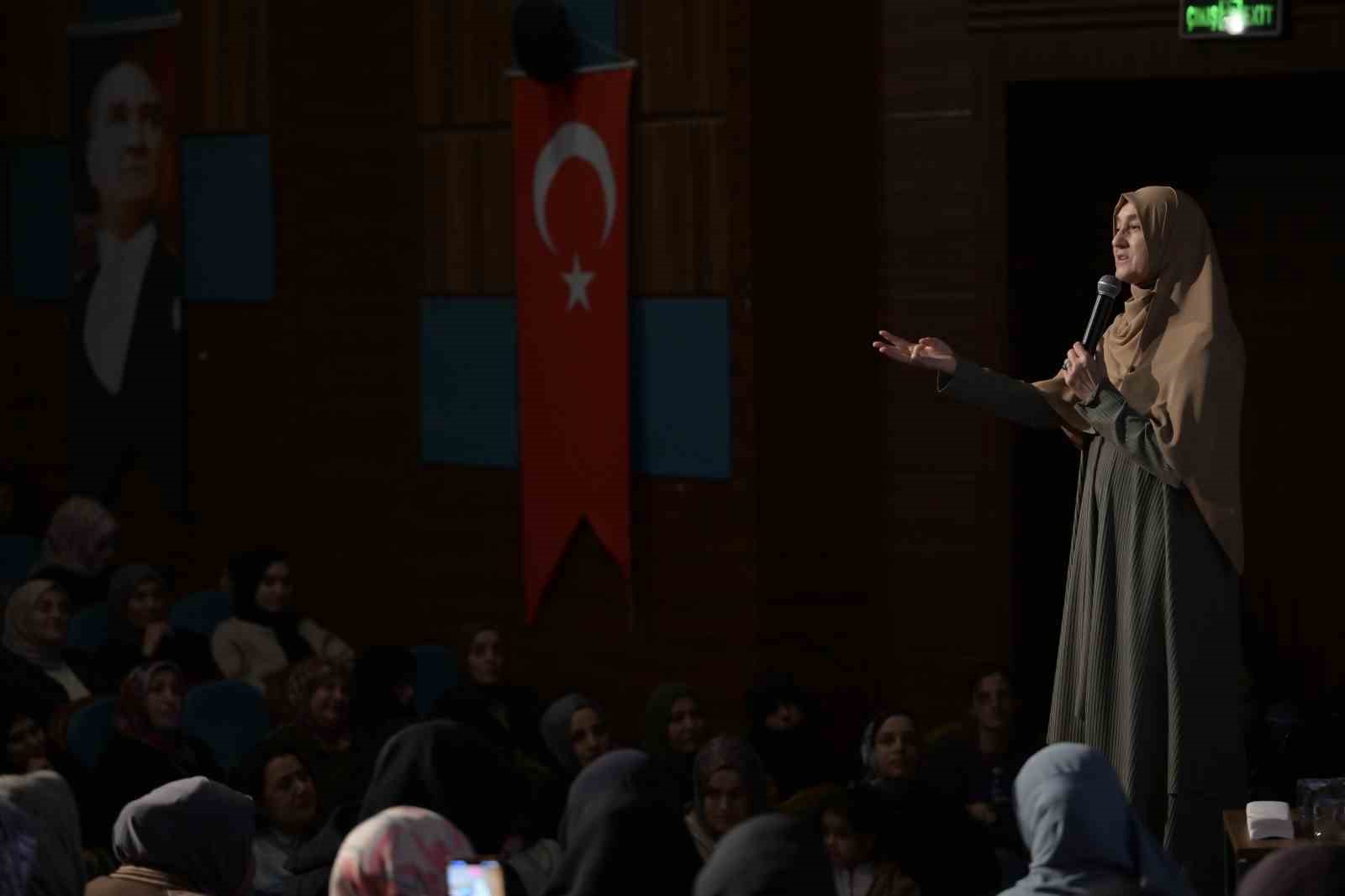Esenyurt’ta "Zor Zamanlarda Aile Olabilmek" Söyleşisi yoğun ilgi gördü 5 esenyurtta zor zamanlarda aile olabilmek soylesisi yogun ilgi gordu 1 4kvfnBuq