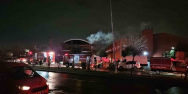 esenyurttaki-fabrika-yangini-6-saattir-devam-ediyor-5YeYfsxE.jpg