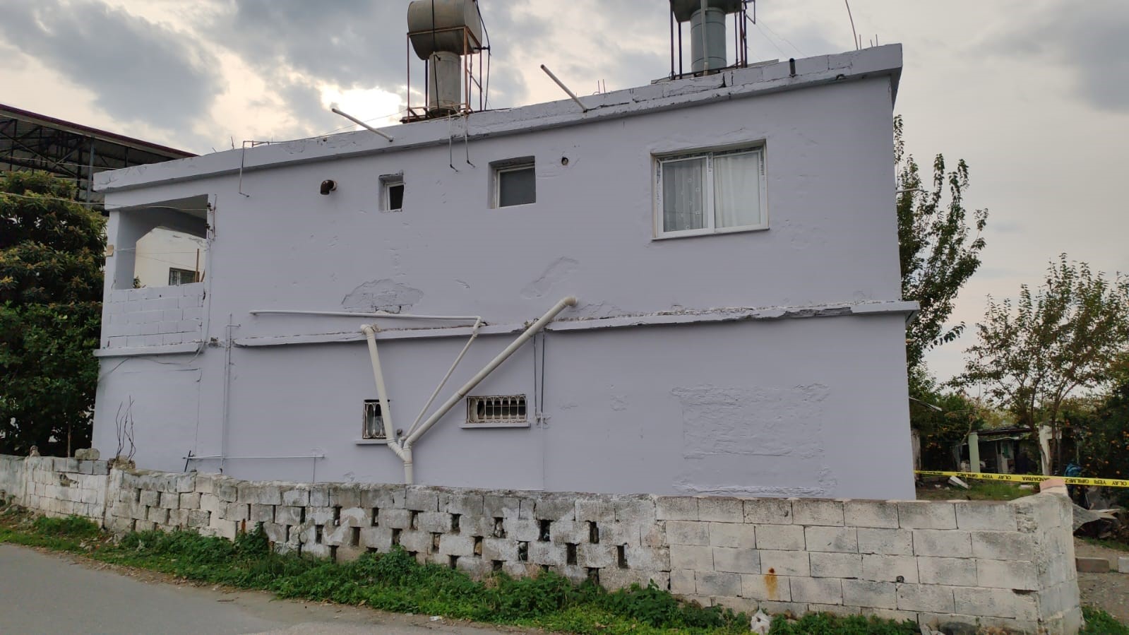 esi banyoya mezar kazip gommustu cocuklarinin haber alamamasi uzerine kadinin cansiz bedeni bulundu 1 cYH3uNfA