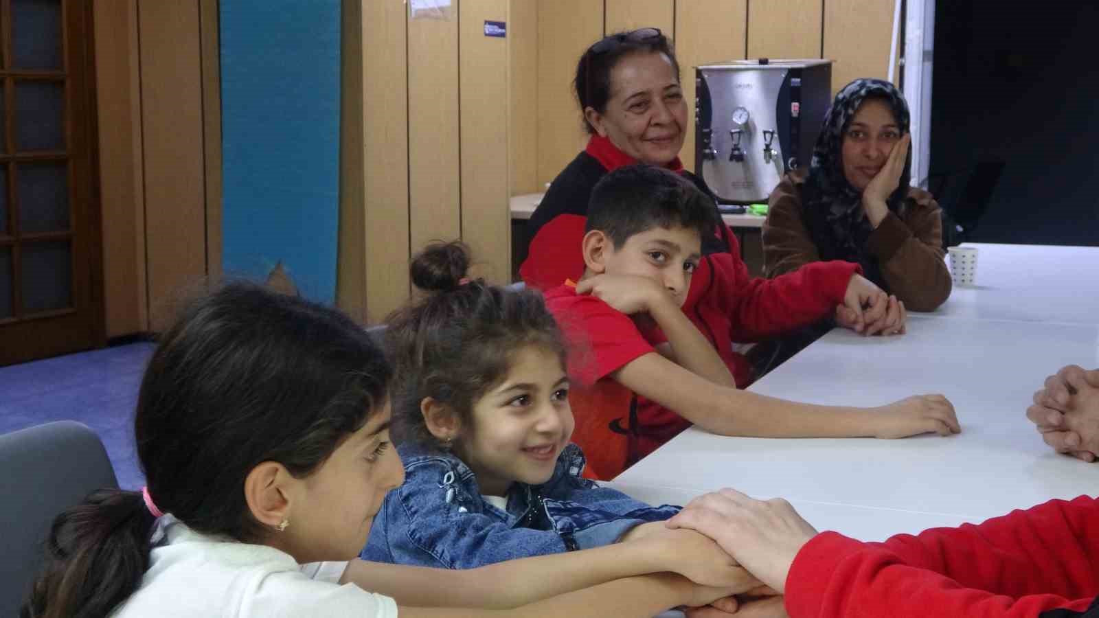 esi cezaevine giren kadin cocuklariyla birlikte hastane mescidine sigindi 3 WrsIKzFz
