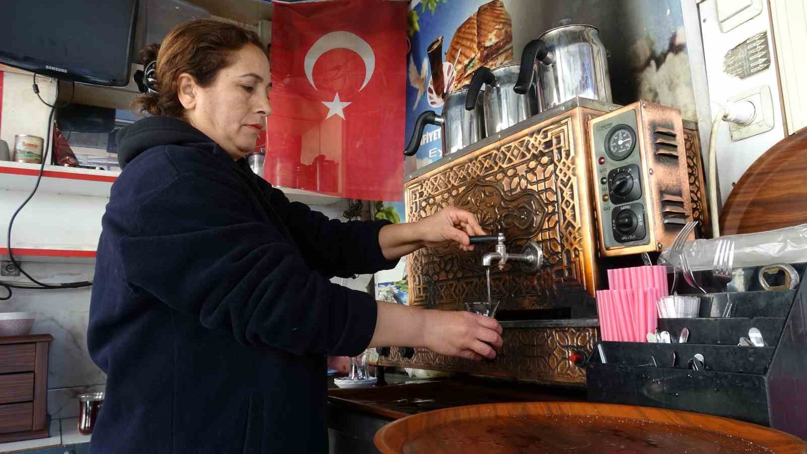 esi eleman bulamayinca kentin tek kadin caycisi oldu 2