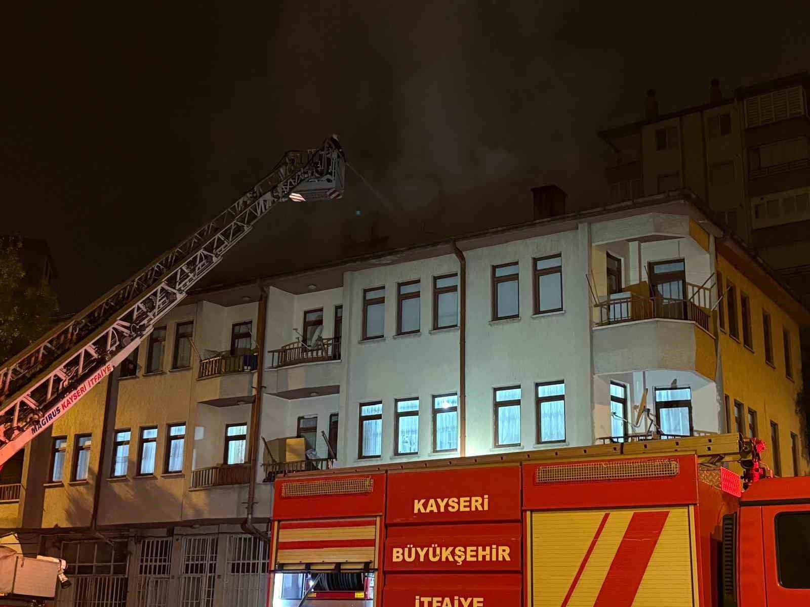 esi konuta almayinca sonlanip binanin catisini yakti 1 gozalti 3 bu5GK3Zi