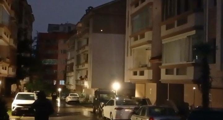 esi tarafindan darp edilen kadin cocugu ile birlikte camiye boyle sigindi 4 J31Xa5ua