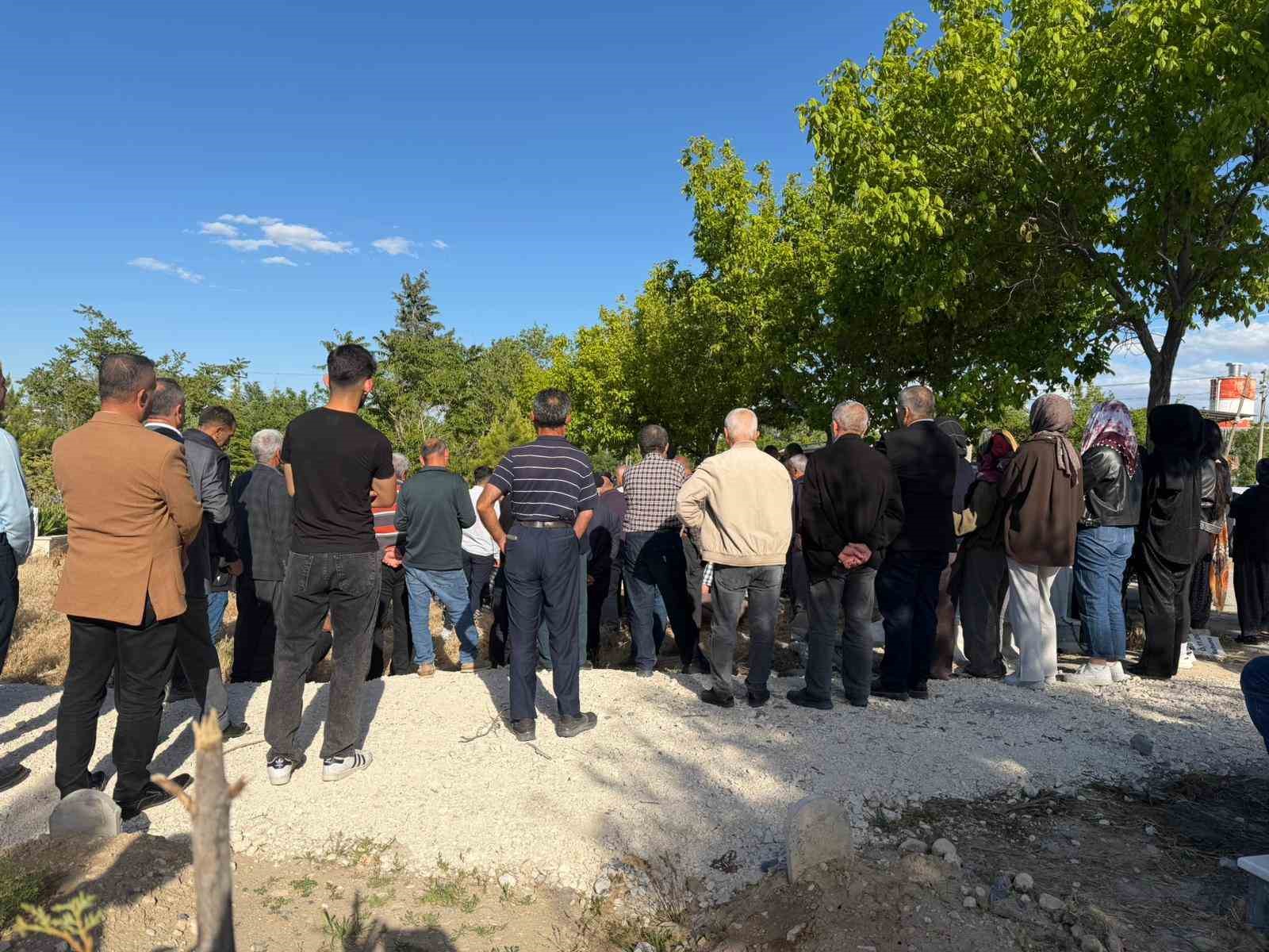 esi tarafindan oldurulen kadin malatyada topraga verildi 5 PqsDZab6