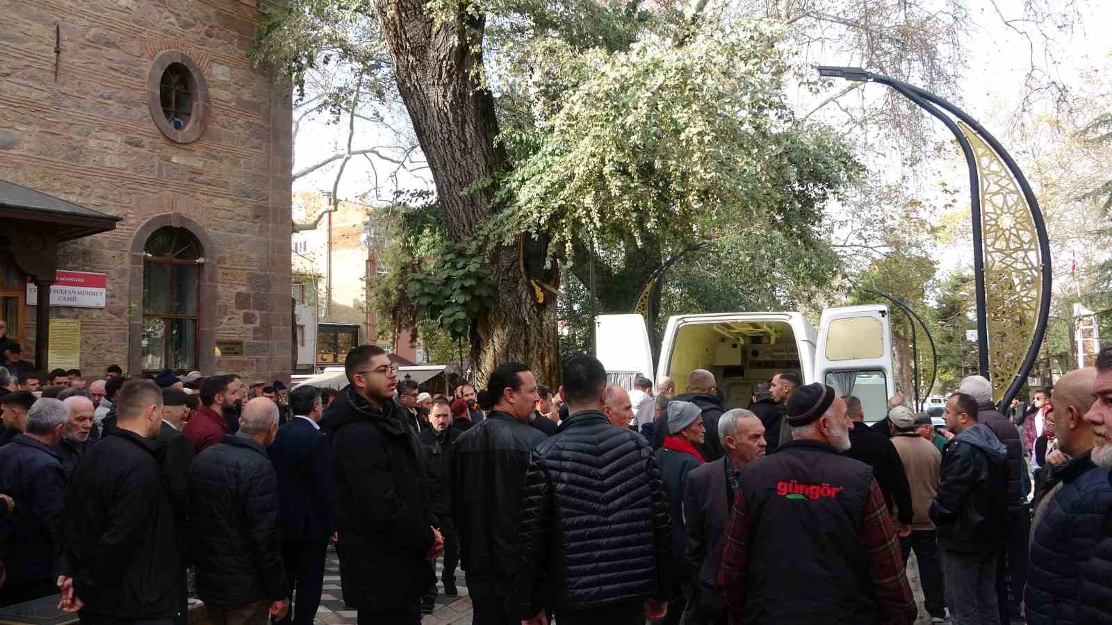 esi tarafindan oldurulen kadin son yolculuguna ugurlandi 1