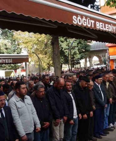 esi-tarafindan-oldurulen-kadin-son-yolculuguna-ugurlandi-7PLO2zyj.jpg