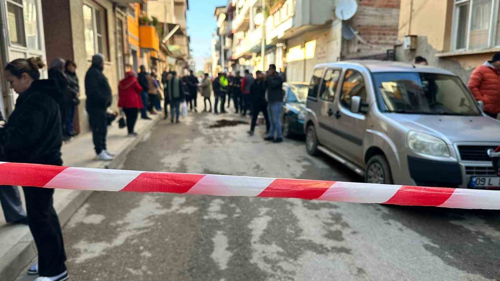 esi tarafindan oldurulen kadinin tabutunu kadinlar tasidi 1 7dgUyjJH