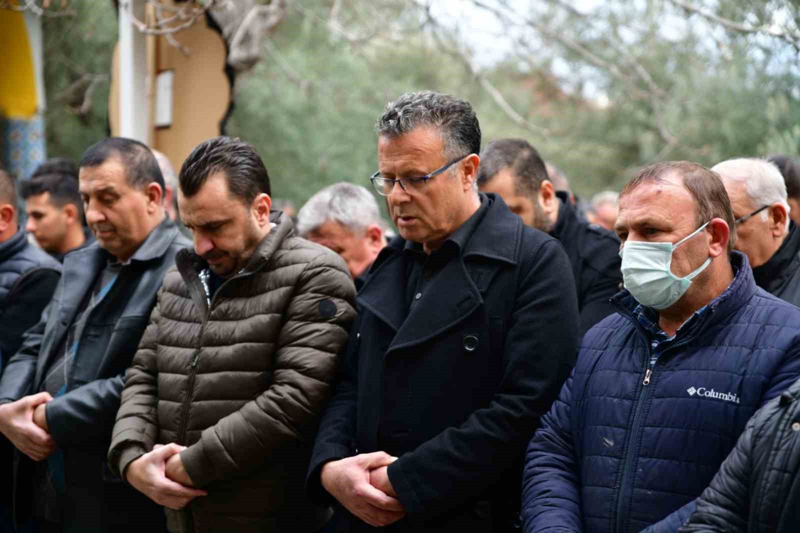 esi tarafindan oldurulen kadinin tabutunu kadinlar tasidi 9 ZYVCQMuv