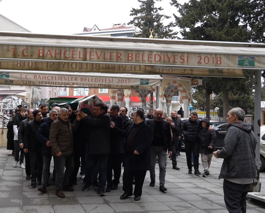 esi tarafindan oldurulup yakilmak istenen semanur son yolculuguna ugurlandi 1 C35DwfR5