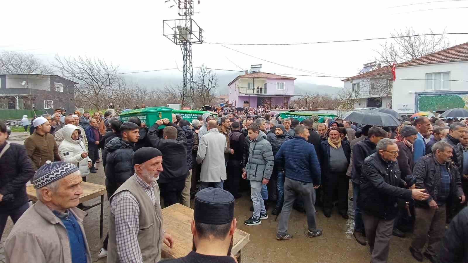 esi ve ailesini katletmisti 4 kisi yan yana topraga verildi 1