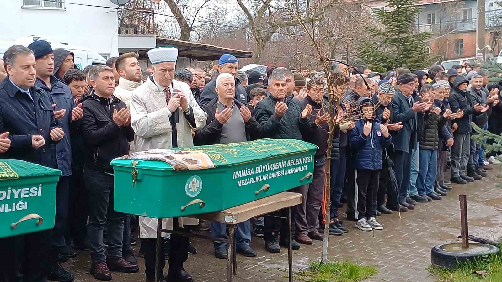 esi ve ailesini katletmisti 4 kisi yan yana topraga verildi 2 v5iM7d3Q