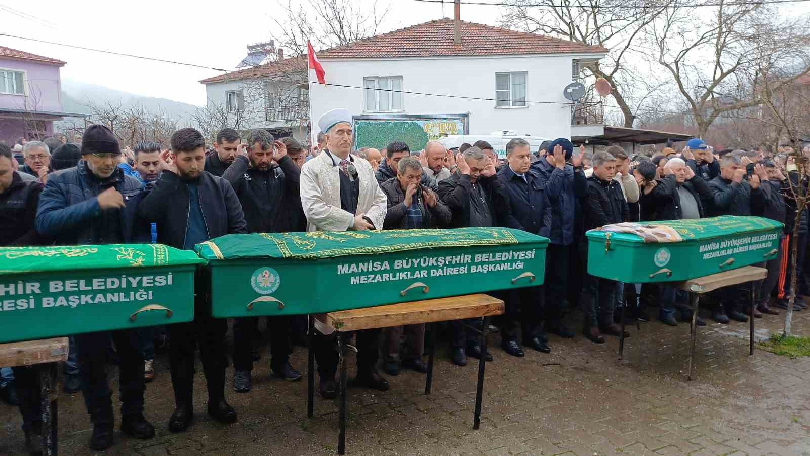 esi ve ailesini katletmisti 4 kisi yan yana topraga verildi 5 8MHHd5jJ