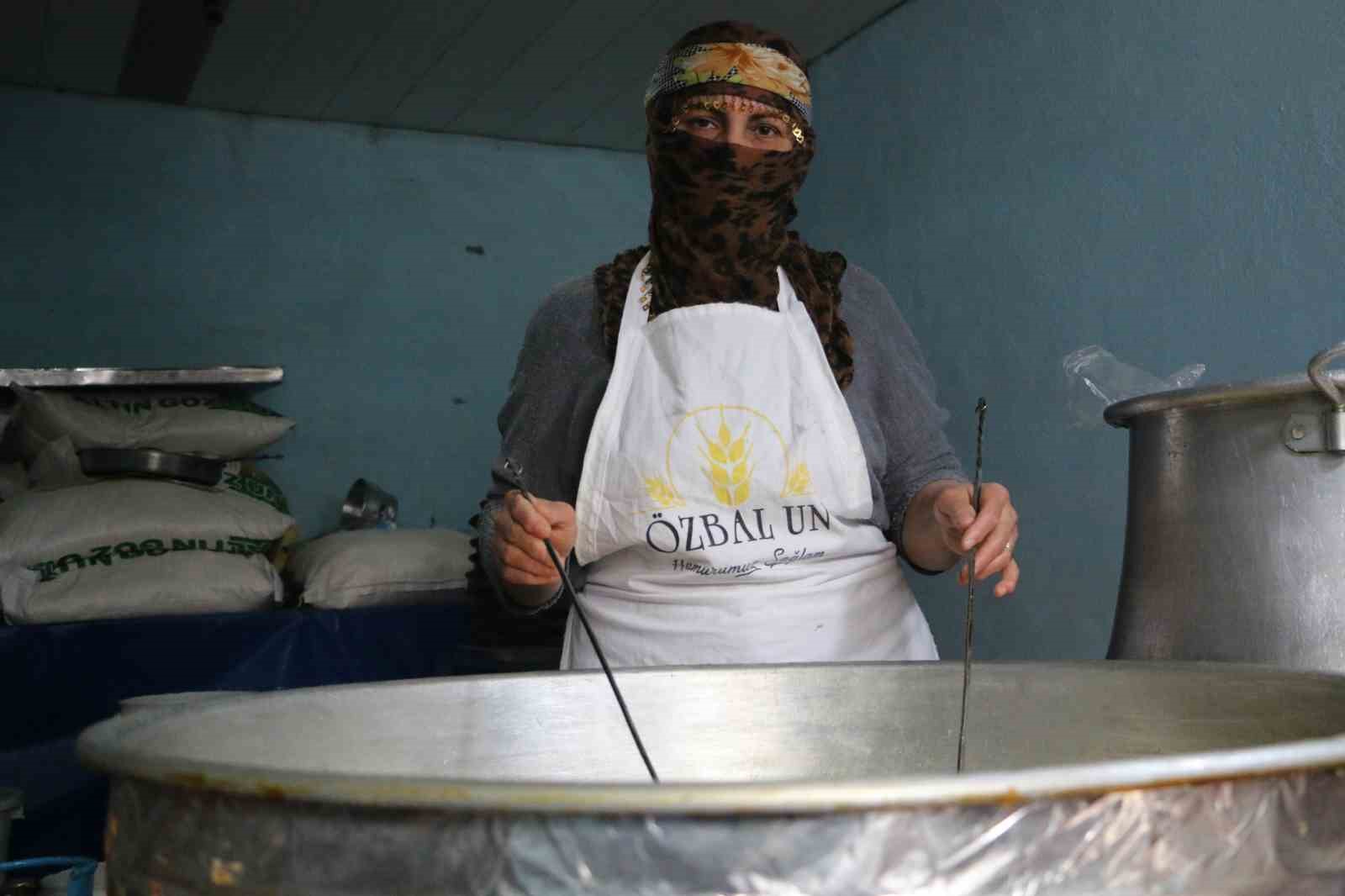 Eşine destek olup 15 metrekarelik dükkanda kadınların gücünü gösteriyor 6 esine destek olup 15 metrekarelik dukkanda kadinlarin gucunu gosteriyor 2 tGhwzAVI