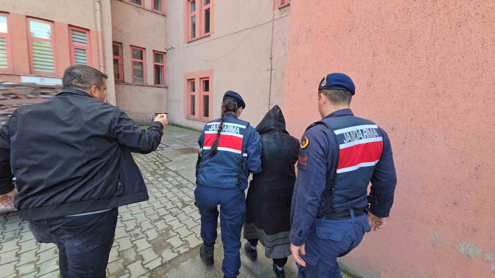 esini av tufegiyle olduren kadin adliyeye sevk edildi 2 DEJhsHYK