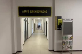 Fatih’te dehşet saçan sürücü, camı yumruklayıp paramparça etti; o anlar kamerada 1 thumbnail