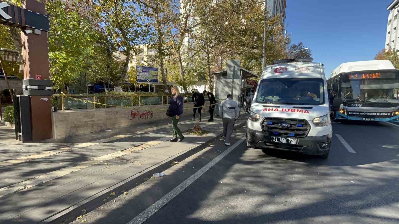 Eşini rahatsız eden adama tuzak kurup ayağından kurşunladı 6 esini rahatsiz eden adama tuzak kurup ayagindan kursunladi 2 YBqXEiO5