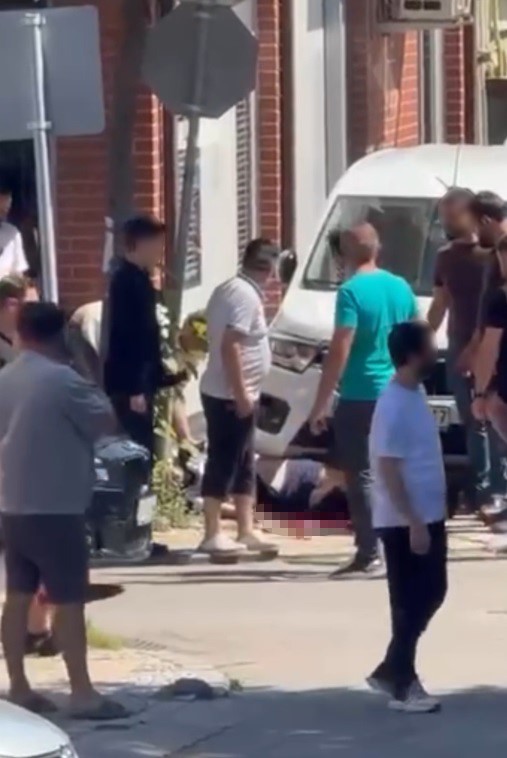esini rahatsiz ettigini one surdugu kisiyi bacagindan vurdu 2 gJACySS4