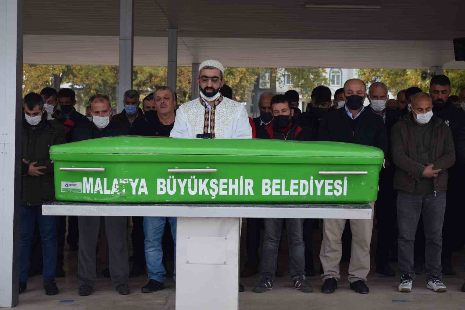 Eşini sokak ortasında öldüren sanığın cezası istinafta 24 yıla indirildi 4 esini sokak ortasinda olduren sanigin cezasi istinafta 24 yila indirildi 0