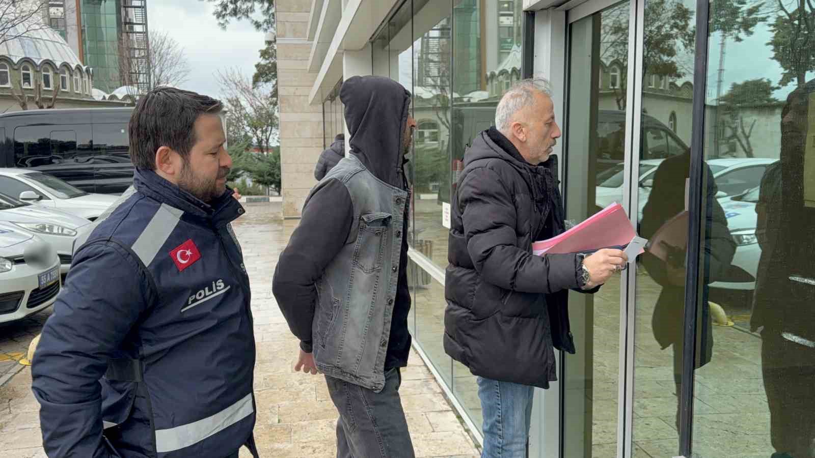 esini tehditten serbest kalip eve giderek darp edince tutuklandi 2 iYCXa2Ej