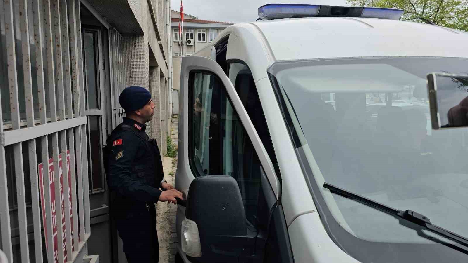 Eşini ve kayınvalidesini öldüren sanığa iki kez ağırlaştırılmış müebbet hapis cezası 6 esini ve kayinvalidesini olduren saniga iki kez agirlastirilmis muebbet hapis cezasi 2 4DcpO4YV