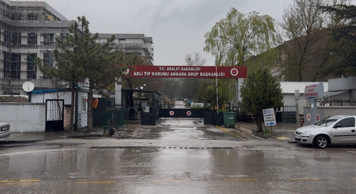 esini ve kizini oldurup diger kizini yaraladiktan sonra intihar eden emekli uzman cavusun psikolojisinin