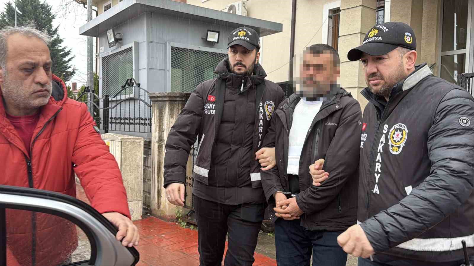 esini ve mhp ilce baskanini olduren emekli polis adliyeye sevk edildi 0