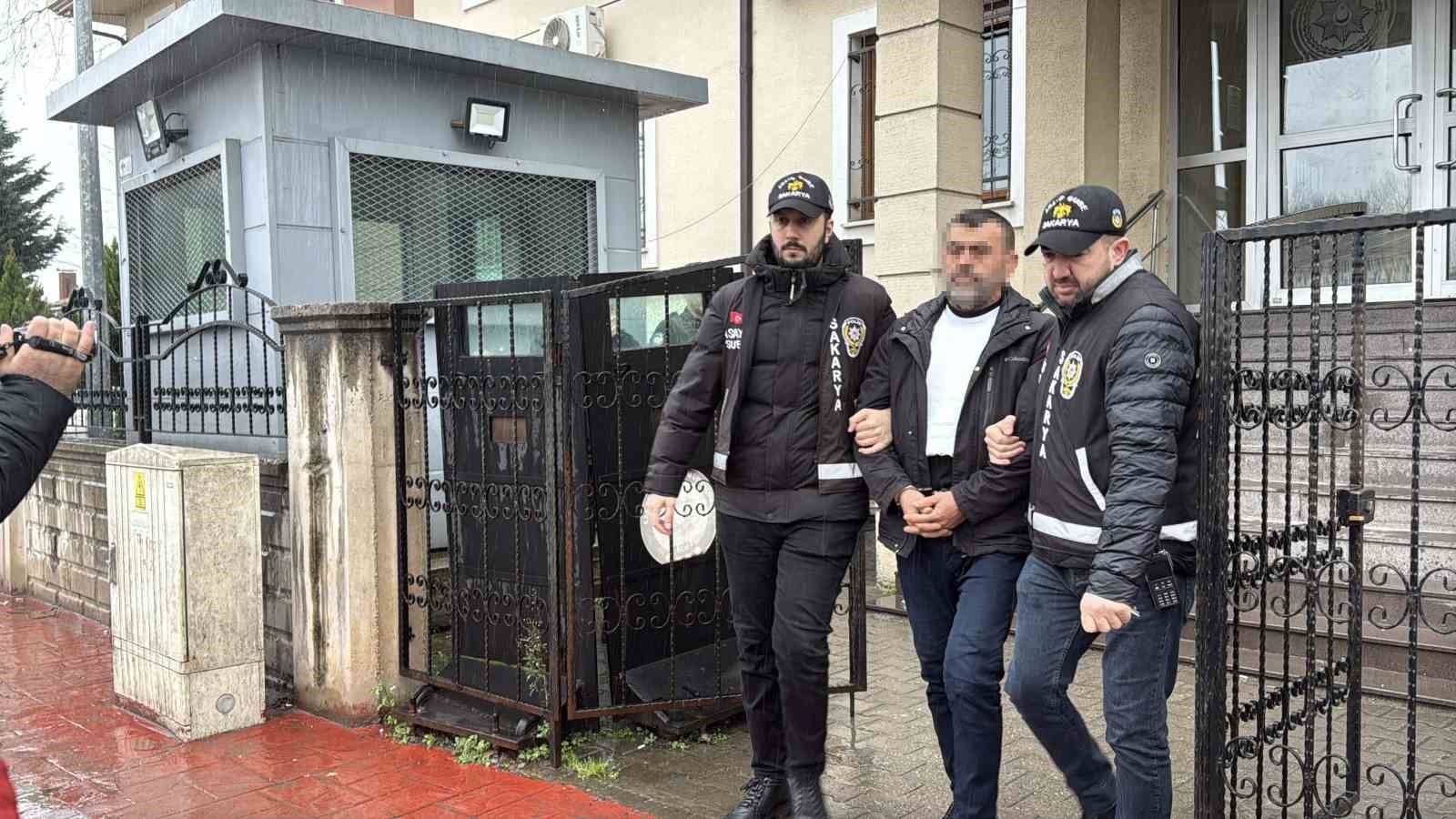 esini ve mhp ilce baskanini olduren emekli polis tutuklandi 1 D4IsrDWW