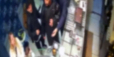 esinin-altinlarini-kumar-borcu-icin-aldi-polis-tiras-olurken-yakaladi-nOdhb4VU.jpg