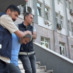 esinin-bogazini-keserek-olduren-zanli-tutuklandi-9BcNqZ3G.jpg