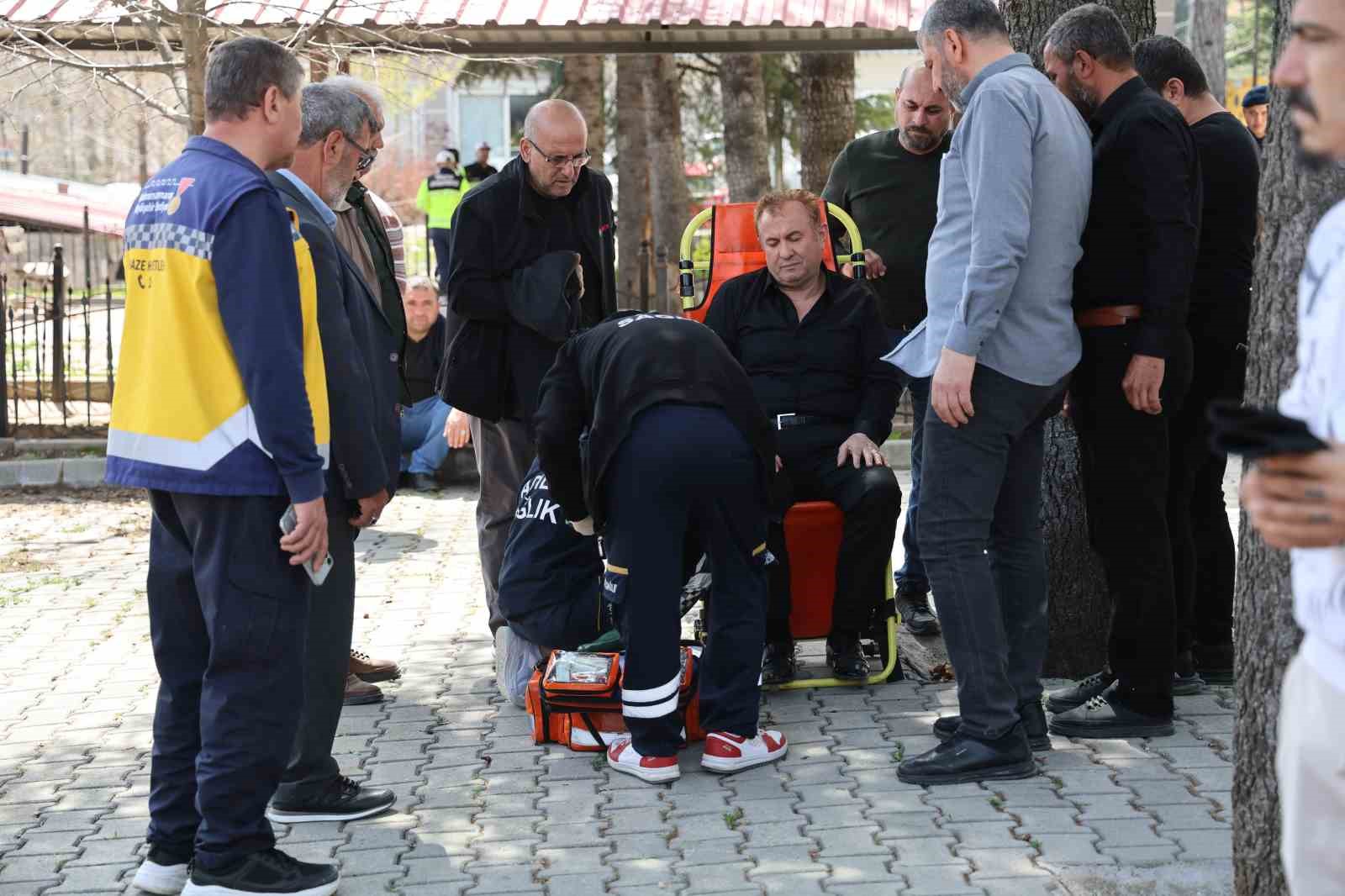 esinin cenazesinde fenalasti saglikcilar mudahale etti 2 L7Od6v96