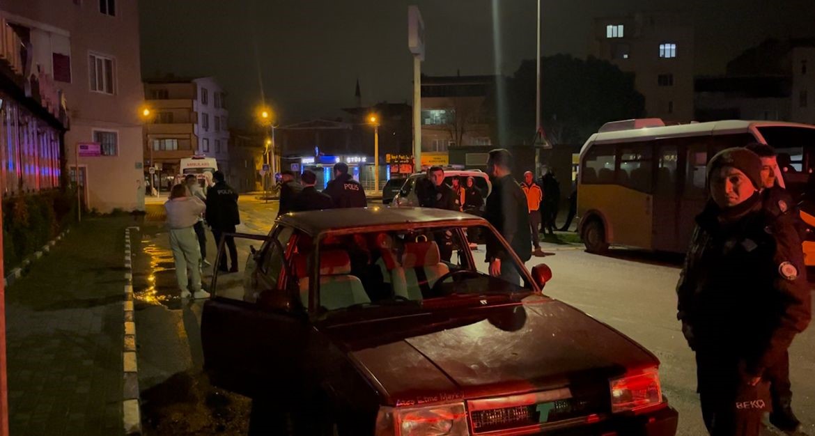 esinin yaninda darp edildigini iddia etti ofkesini aracina zarar verip cikardi 2 3mmBneRf