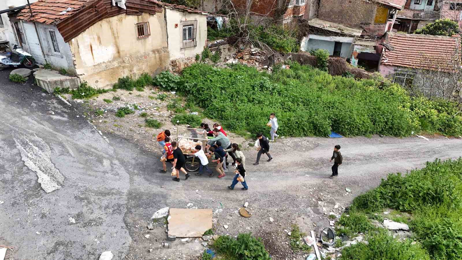 esiyle birlikte yaptigi pogacalarla insanlara umut oluyor 7 vi8U3ZEQ