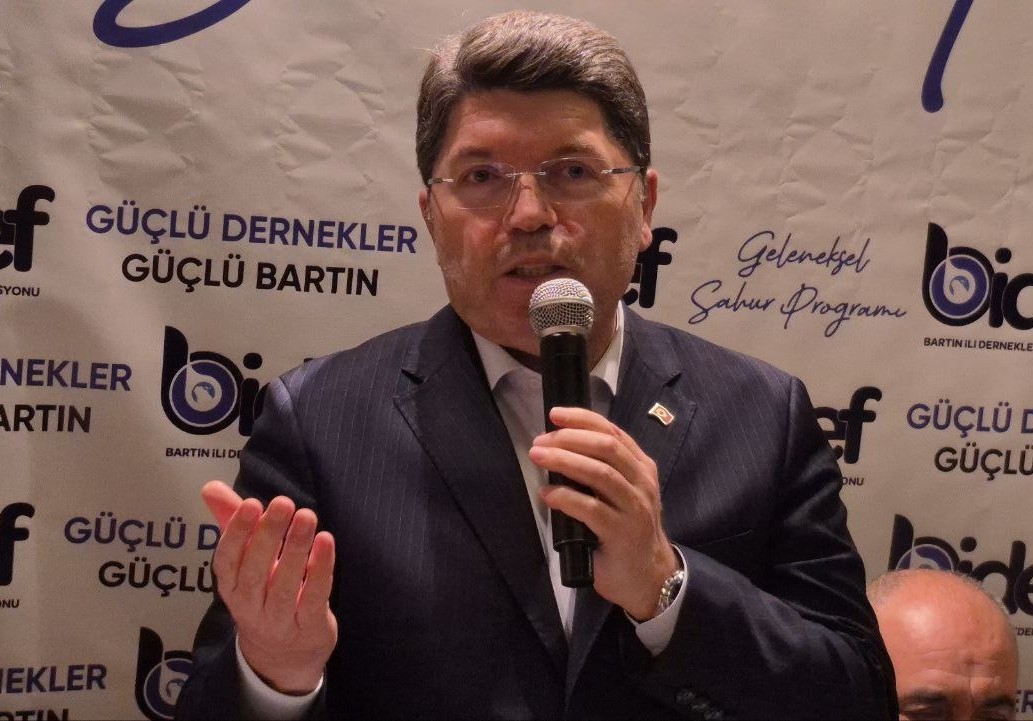 Eski Adalet Bakanı Tunç, ’’Maalesef soykırımı önleyecek, kadınların , çocukların katledilmesini engelleyecek bir sistem dünyada kurulamadı’’ 6 eski adalet bakani tunc maalesef soykirimi onleyecek kadinlarin cocuklarin katledilmesini engelleyecek bir sistem DJ4PPE9v