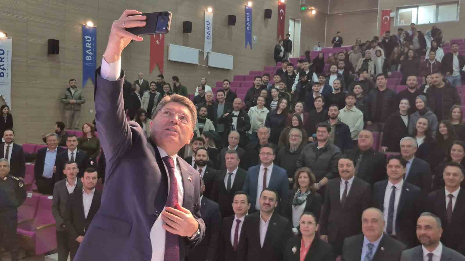 eski adalet bakani yilmaz tunctan yargi elestirilerine tepki 0