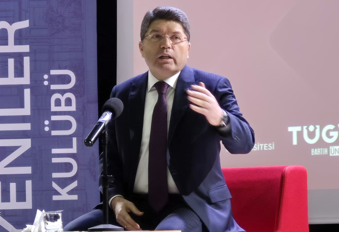 eski adalet bakani yilmaz tunctan yargi elestirilerine tepki 1