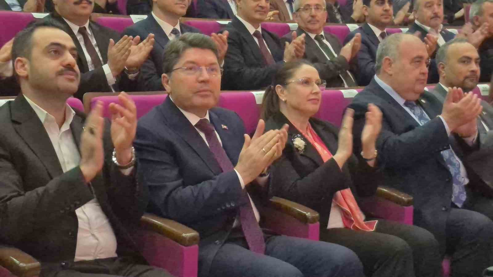 eski adalet bakani yilmaz tunctan yargi elestirilerine tepki 2