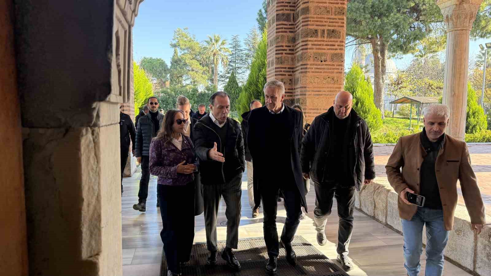 eski almanya cumhurbaskani iznikin tarihine hayran kaldi 1 FJIcMrYm